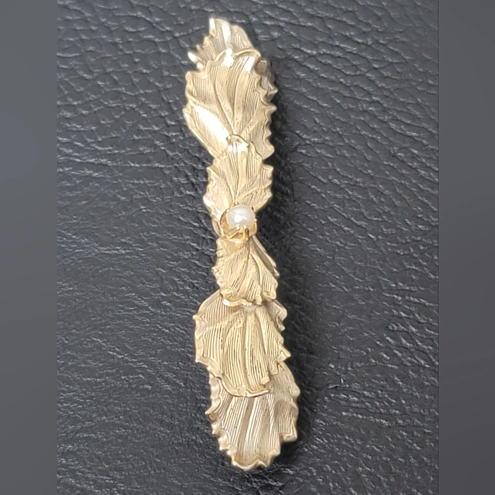 Vintage Golden Leaves and Pearl Brooch - Estate